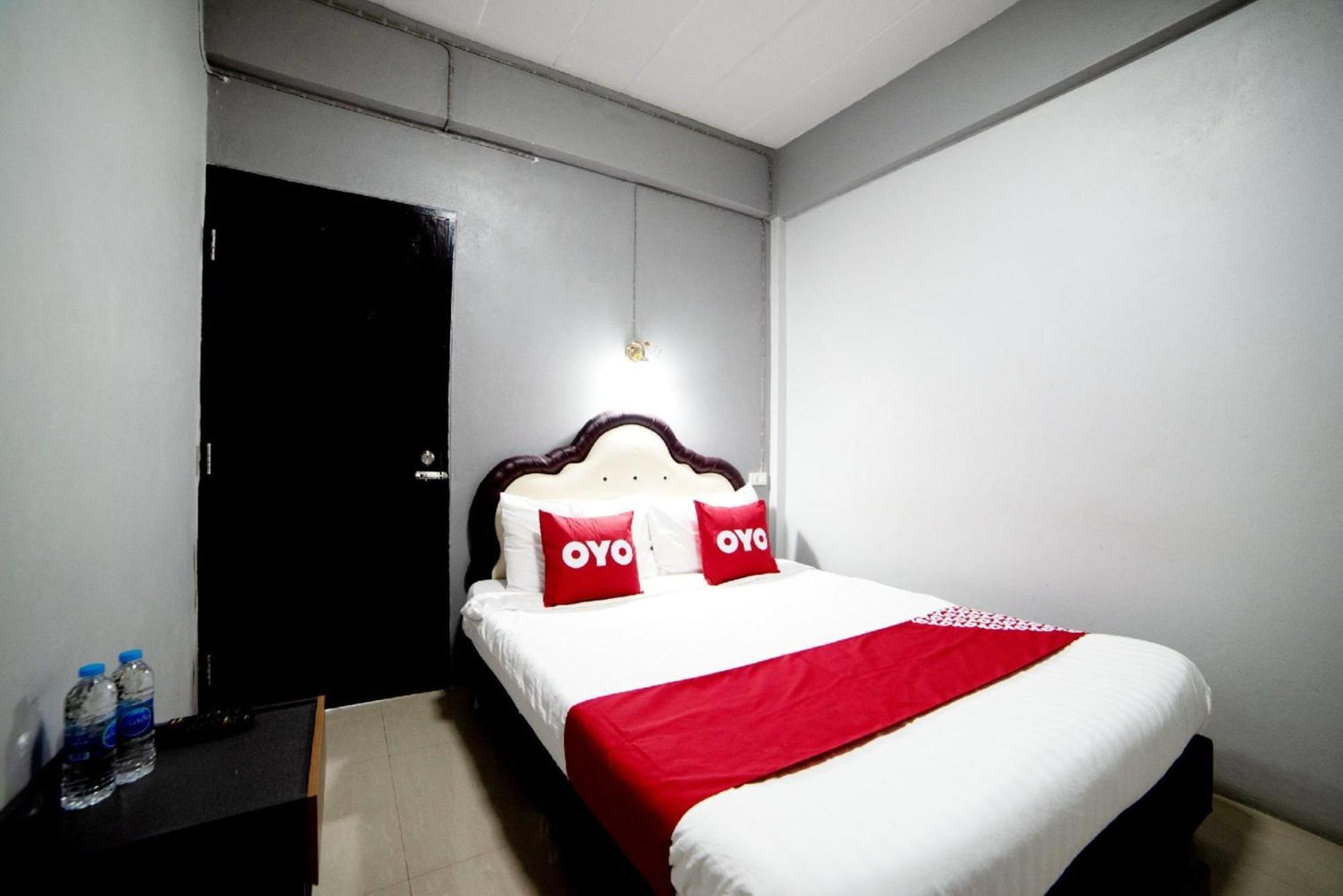 Oyo 465 Krung Kao Traveller Lodge Ayutthaya Exteriér fotografie