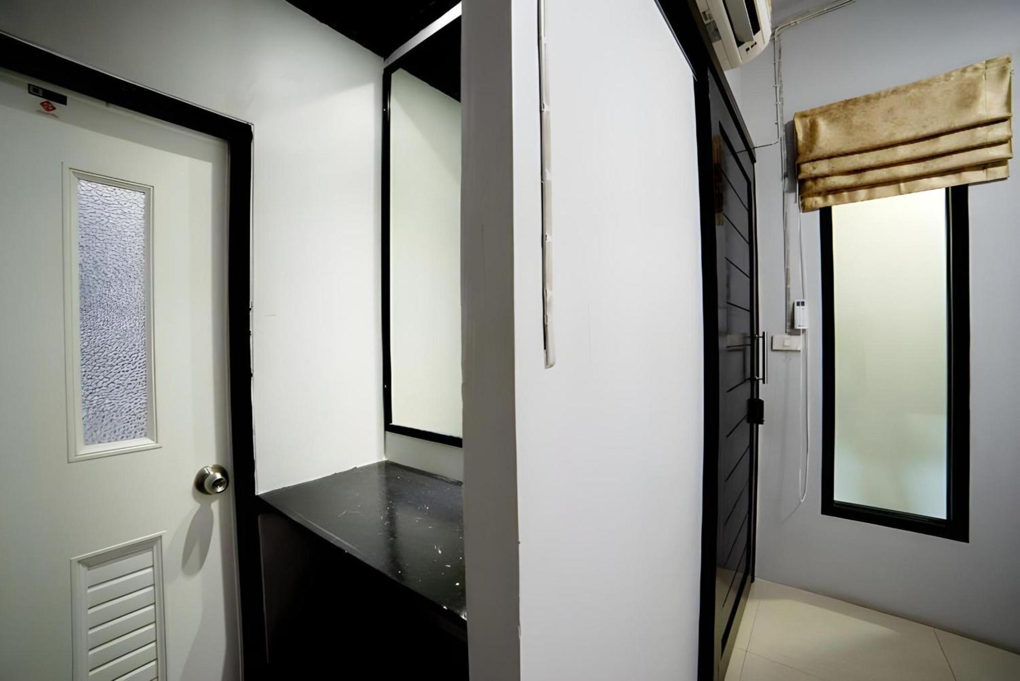 Oyo 465 Krung Kao Traveller Lodge Ayutthaya Exteriér fotografie