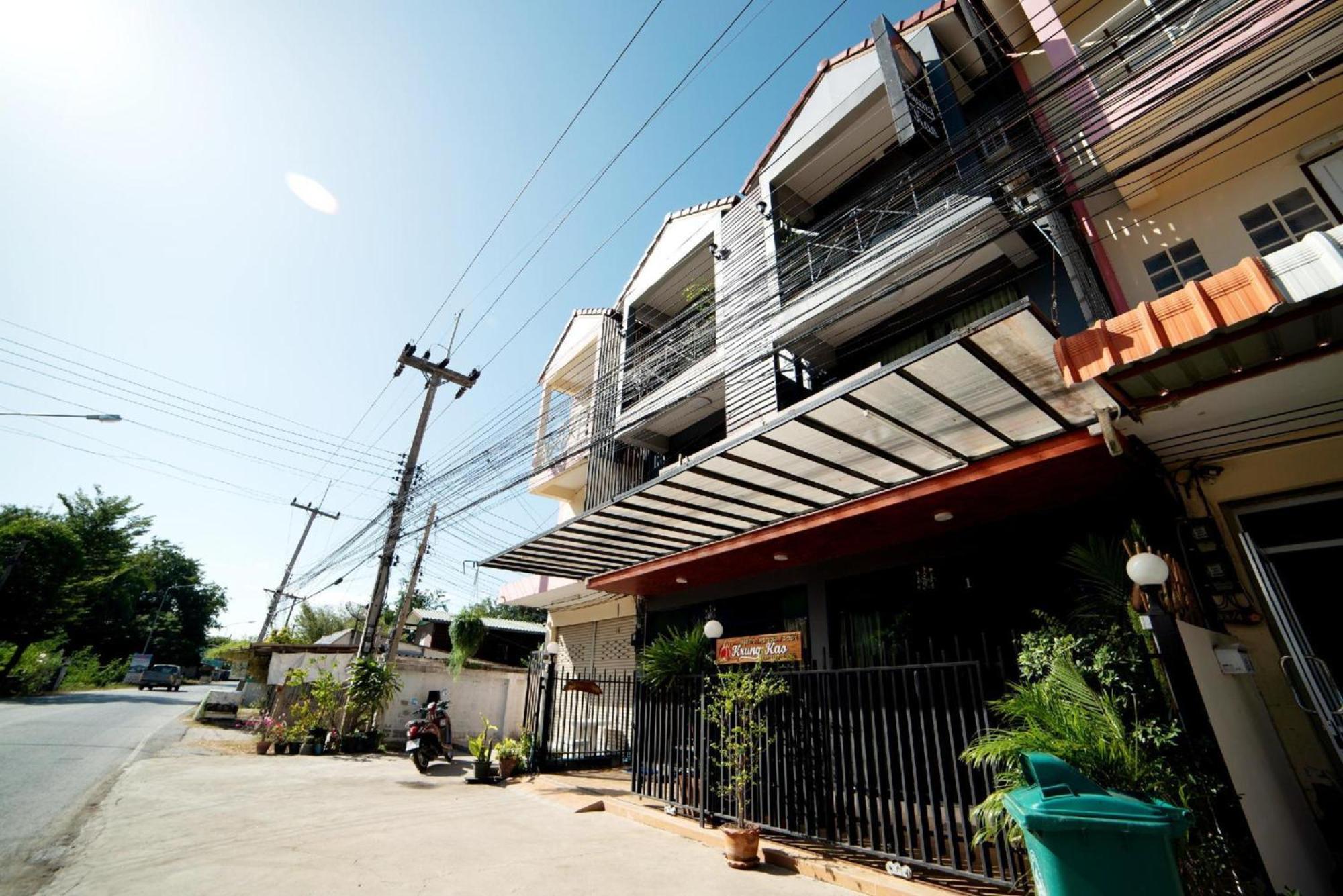 Oyo 465 Krung Kao Traveller Lodge Ayutthaya Exteriér fotografie